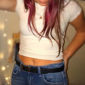 White short sleeve shirt with cute neck line